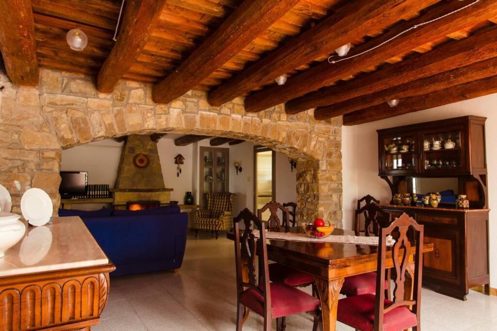 Masia Can Castanyola Marganell エクステリア 写真