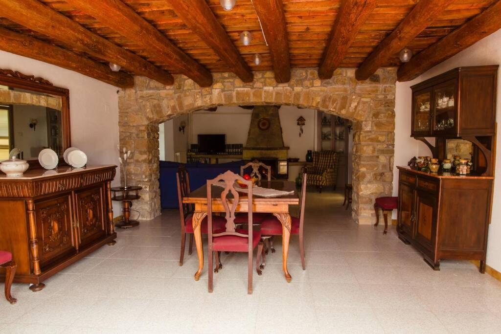 Masia Can Castanyola Marganell エクステリア 写真