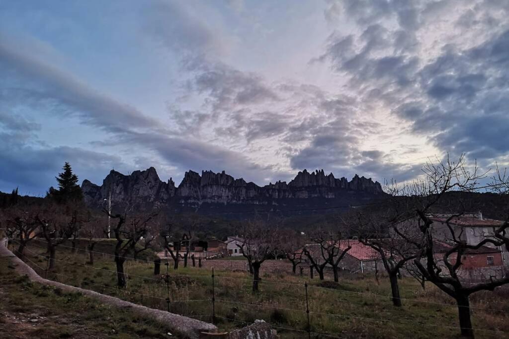 Masia Can Castanyola Marganell エクステリア 写真